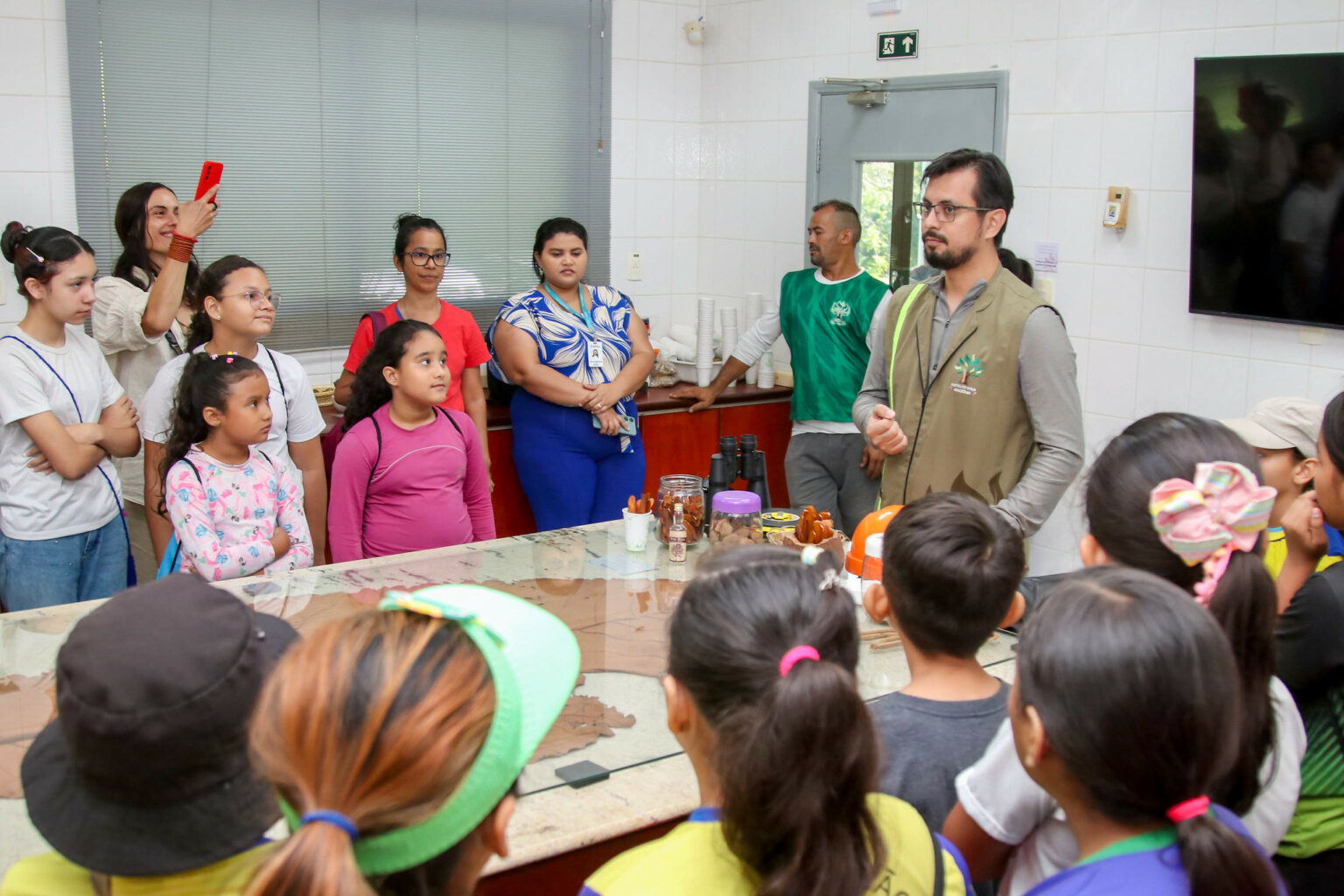 Estudantes participam de trilha ambiental no Soka Amazônia
