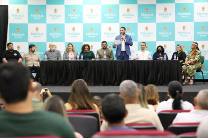 Prefeitura empossa novos conselheiros e suplentes do CME