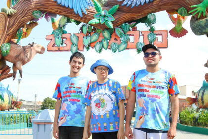 Mais de 700 estudantes da Prefeitura de Manaus participam de atividade de inclusão no parque Gigantes da Floresta