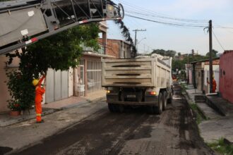 Prefeitura de Manaus inicia recapeamento no bairro Monte das Oliveiras