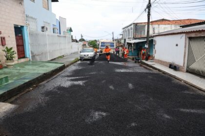 Prefeitura de Manaus realiza manutenção asfáltica no bairro Petrópolis