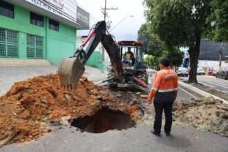 Pronta resposta da Prefeitura de Manaus recupera rede de drenagem na avenida Silves