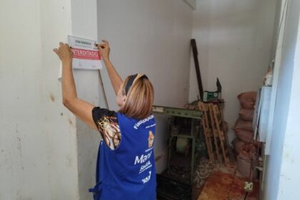 Visa Manaus apreende 7,4 toneladas de alimentos em condições irregulares no Centro