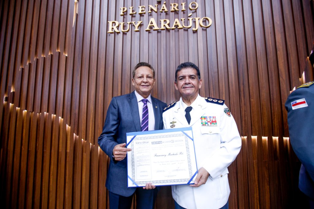 Assembleia Legislativa entrega Título de Cidadão do Amazonas ao coronel Franciney Machado Bó