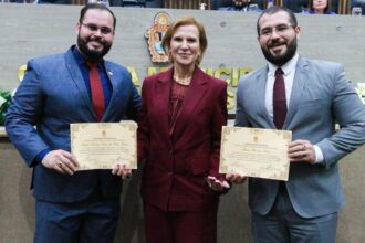 Câmara Municipal de Manaus homenageia advogados em Reunião Solene