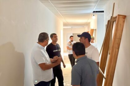 Comandante Dan visita obras do hospital de Careiro da Várzea, que conta com emenda parlamentar de sua autoria