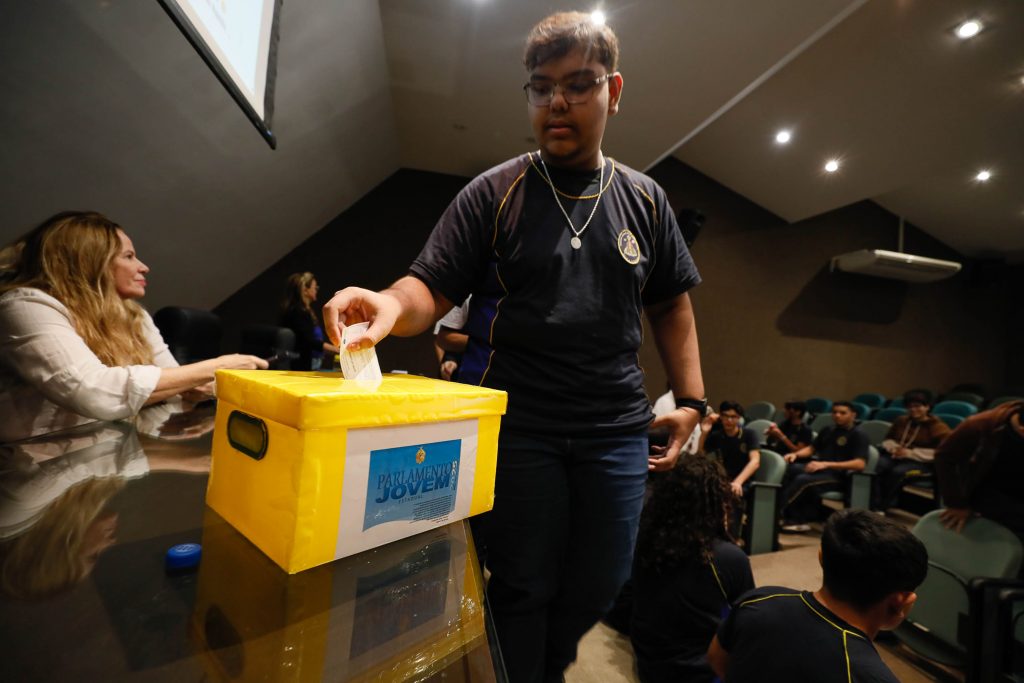 Começam as eleições da 17ª edição do programa Parlamento Jovem