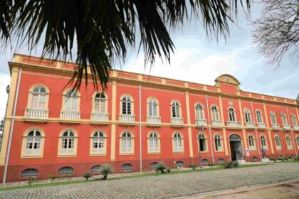 Palacete Provincial sedia encontro gratuito de fãs de K-pop com foco nas 4ª e 5ª gerações
