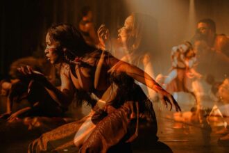Corpo de Dança do Amazonas leva a cultura Tikuna ao palco do Teatro Amazonas com espetáculo ‘TA – Sobre ser grande’
