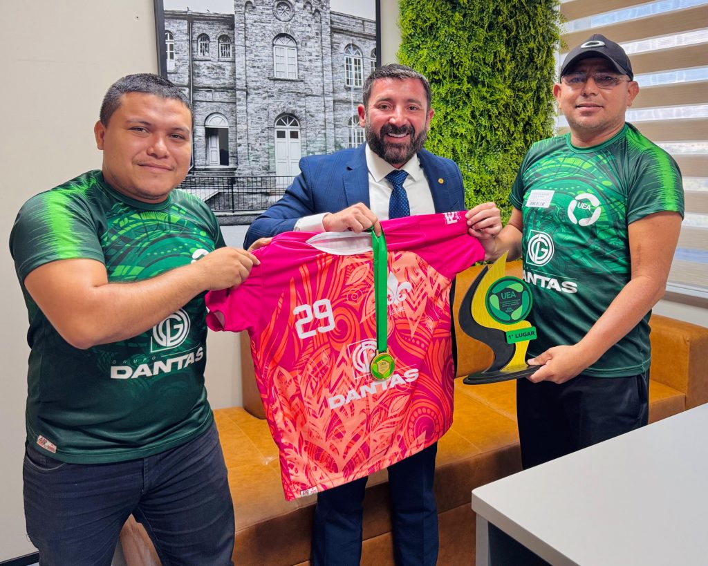 Deputado Carlinhos Bessa celebra desempenho de atletas tefeenses no JuniUEA