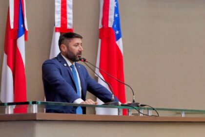 Deputado Carlinhos Bessa articula retomada das aulas na Escola Eduardo Sá e anuncia recursos para educação