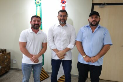 Deputado Carlinhos Bessa destaca convênio de R$ 15 milhões para infraestrutura de Tefé
