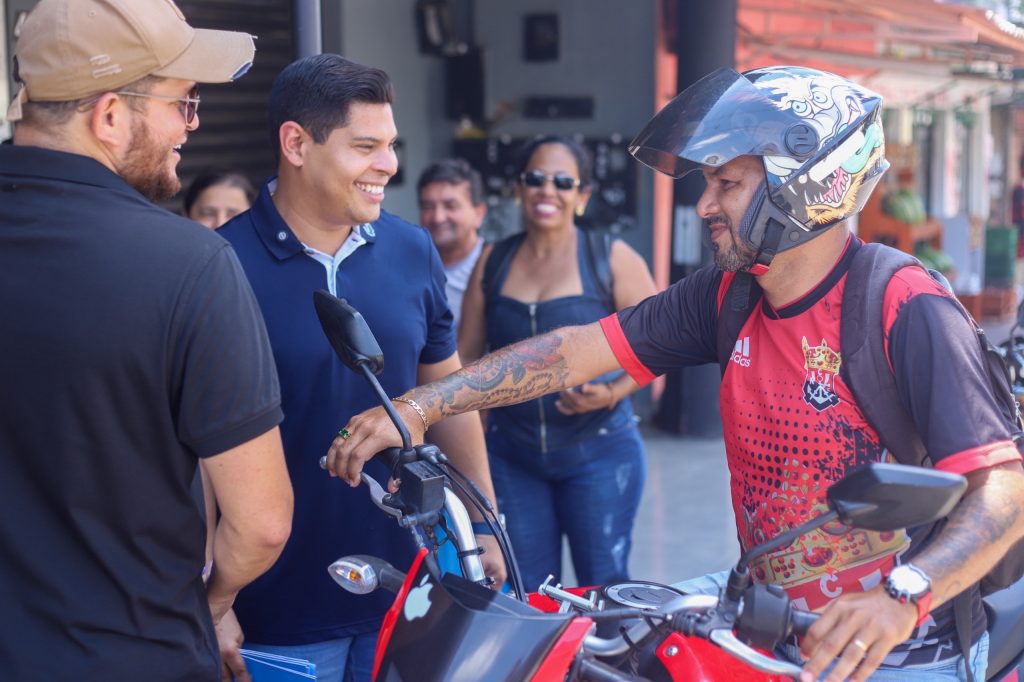 Deputado Mário César Filho realiza caminhada de prestação de contas no Coroado, zona Leste de Manaus