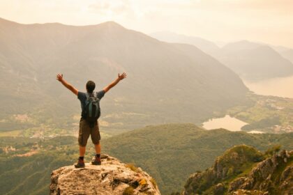 Com Deus, Tudo Se Faz: Espiritualidade na Jornada da Vida