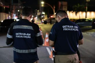 Fiscalização: Detran autua motociclista sem placa de identificação após tentativa de fuga