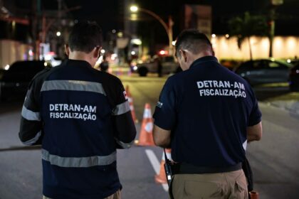 Fiscalização: Detran autua motociclista sem placa de identificação após tentativa de fuga