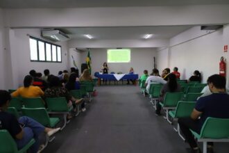 Secretaria de Educação inicia ciclo de Diálogos Itinerantes sobre Educação em Direitos Humanos