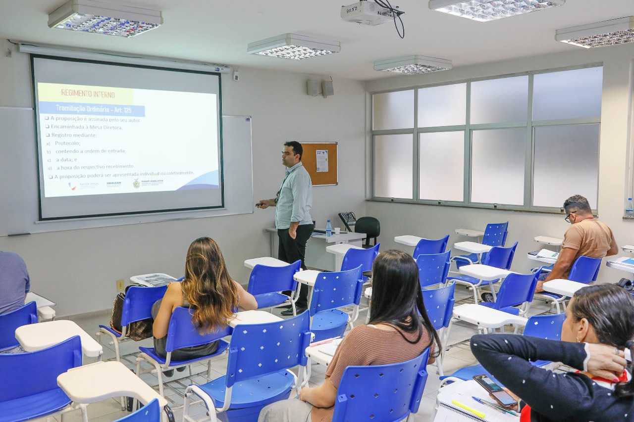 Escola do Legislativo da Aleam divulga programação de cursos para setembro de 2025