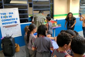 Crianças viram agentes mirins contra a dengue em escola da zona leste de Manaus