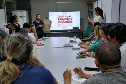 Profissionais da FVS-RCP recebem treinamento em primeiros socorros na programação do curso Mais Saúde com Agente