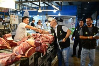 Operação Feiras Livres: Ipem faz orientação na feira da Manaus Moderna