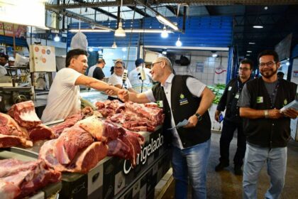 Operação Feiras Livres: Ipem faz orientação na feira da Manaus Moderna