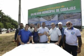 Governador Wilson Lima destaca obras da estrada Codajás–Anori e inaugura iluminação pública de LED no município