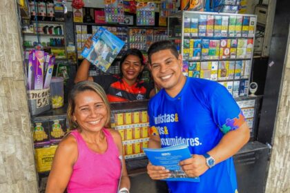 Mário César Filho realiza caminhada de prestação de contas no bairro Campos Sales, zona Oeste de Manaus