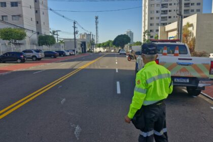 Fiscalização de estacionamentos irregulares perto de condomínios
