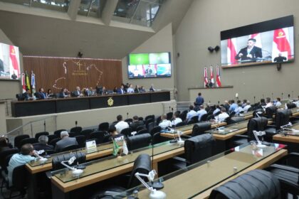 Na Aleam, deputados criticam Azul Linhas Aéreas e denunciam desrespeito com o Amazonas