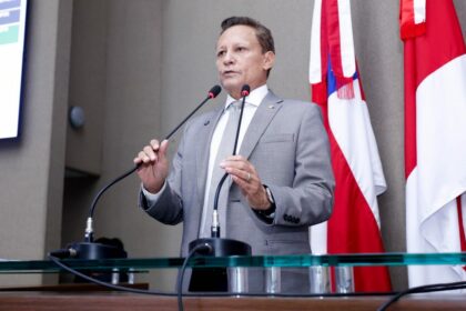 No plenário da Aleam, deputado Adjuto Afonso apresenta iniciativas que beneficiam MEIs e micro e pequenas empresas