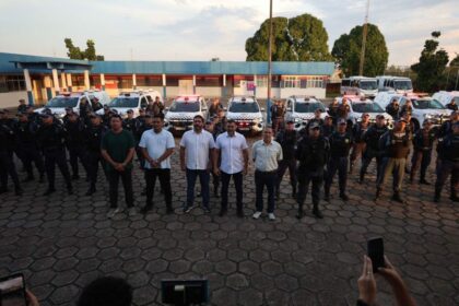 Governador Wilson Lima entrega novas viaturas para a Polícia Militar e implanta sistema 190 durante lançamento de operação de segurança para Festival de Cirandas 2025 em Manacapuru
