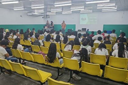 Respeito e ambiente saudável são debatidos em escola da Prefeitura de Manaus