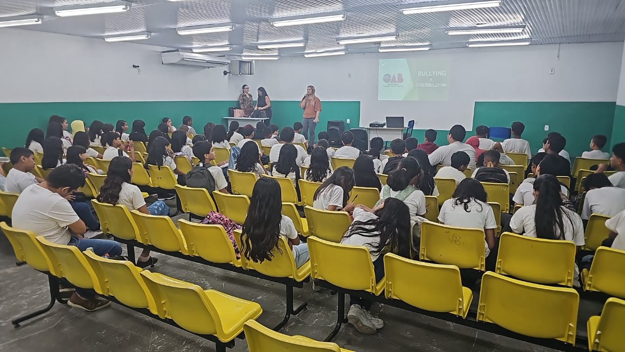 Respeito e ambiente saudável são debatidos em escola da Prefeitura de Manaus