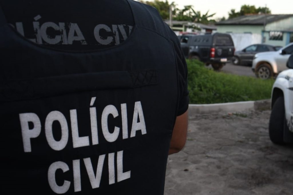 Polícia civil prende homem pelos crimes de comércio ilegal de armas de fogo e manter espécime da fauna silvestre sem autorização
