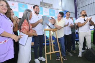 Prefeito David Almeida inaugura novo Centro de Educação Infantil no bairro Cidade de Deus