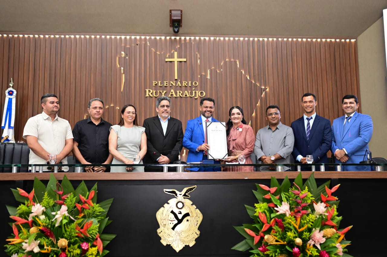 Prescila Silva Carvalho recebe Medalha Ruy Araújo por transformar o Café Regional em símbolo do Amazonas