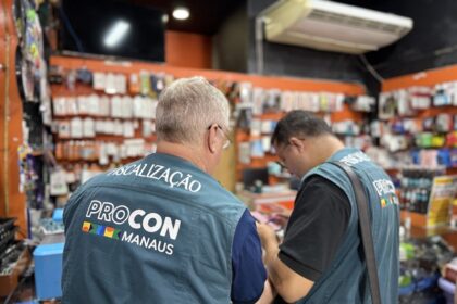 Ação conjunta do Procon Manaus e DECON resulta na apreensão de 1.500 produtos falsificados em lojas da capital