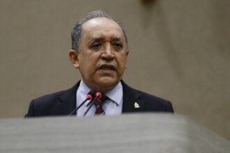 Professor Samuel defende valorização do ensino da história e da geografia de Manaus e do Amazonas