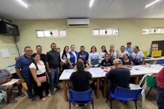 Sect atende 208 famílias em mais uma etapa de regularização fundiária em Caburi, em Parintins
