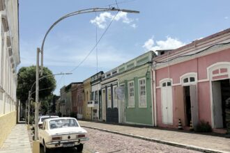 Prefeitura de Manaus mantém viva a história do Centro com obras de preservação no pavimento da Bernardo Ramos