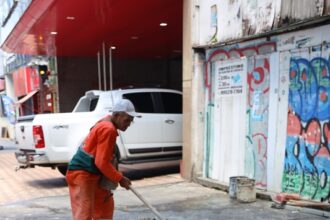 Prefeitura de Manaus revitaliza calçadas da avenida Getúlio Vargas e reforça transformação do Centro Histórico