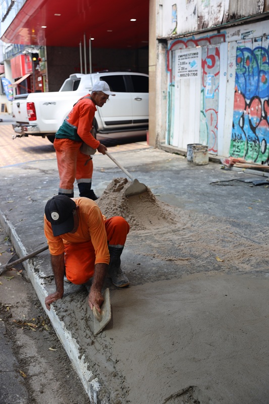Prefeitura de Manaus revitaliza calçadas da avenida Getúlio Vargas e reforça transformação do Centro Histórico