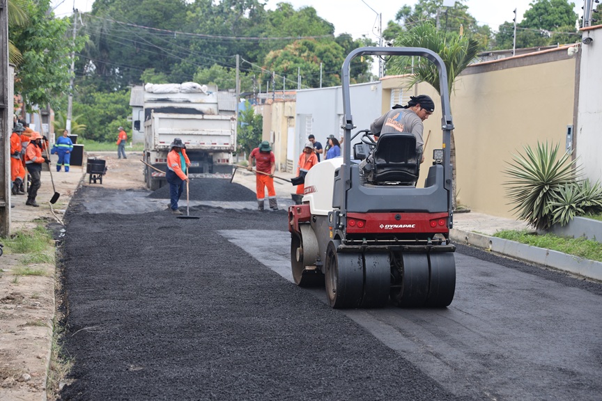 Prefeitura de Manaus leva mais qualidade de vida ao Colônia Santo Antônio com obras de manutenção asfáltica
