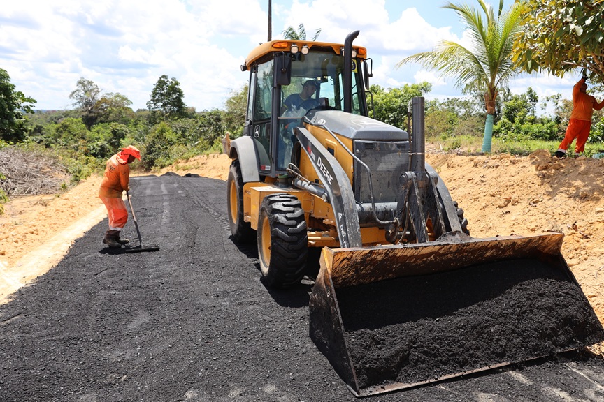 Prefeitura de Manaus avança com pavimentação de ladeiras no ramal Rio Branquinho