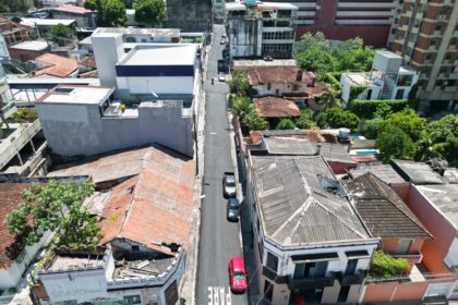 Mutirão do Centro avança com mais de mil toneladas de asfalto aplicadas em cinco ruas históricas de Manaus