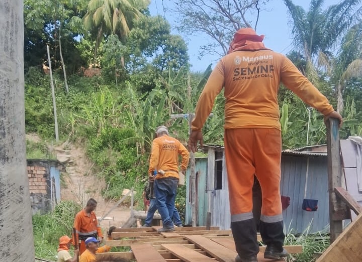 Prefeitura de Manaus entrega ponte de 30 metros e melhora mobilidade no bairro Zumbi dos Palmares