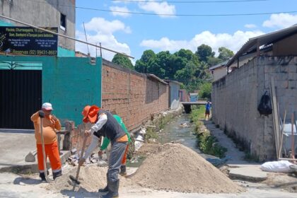 Obra emergencial da Prefeitura garante mais segurança para famílias que vivem às margens do igarapé do Zumbi