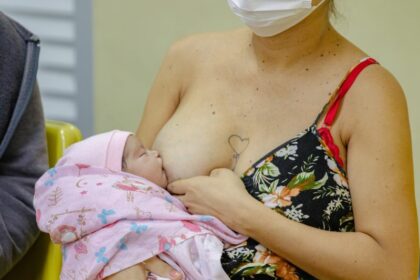 Maternidade Moura Tapajóz tira dúvidas sobre doação de leite humano
