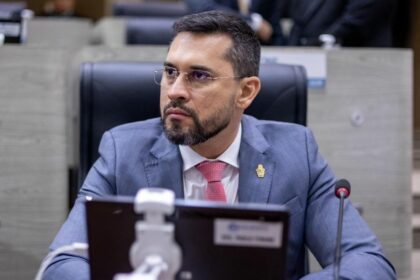 Paulo Tyrone solicita dados sobre inclusão de alunos com TEA nas escolas de Manaus